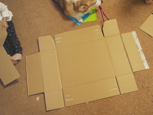 ダンボールドールハウス